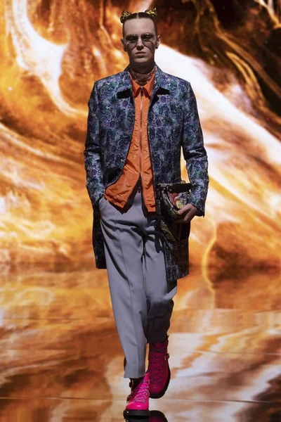 Look 12